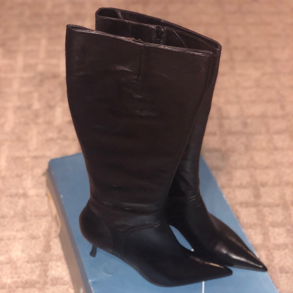 Nine West Leather Boots. Black Knee length boot. 1 & 1/2 inch heels. New in Box